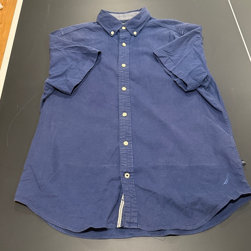 Nautica Classic Fit Stretch Shirt in Navy